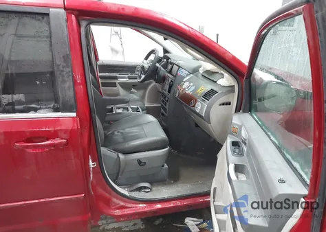 2008 Chrysler Town & Country Touring z USA, uszkodzony, nr VIN 2A8HR54P48R816961